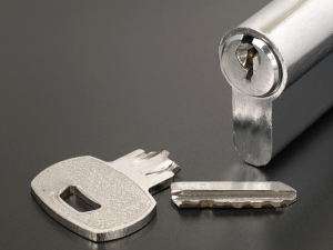 broken-key-lock
