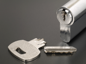 Your key broke in the lock: how do you get it out?